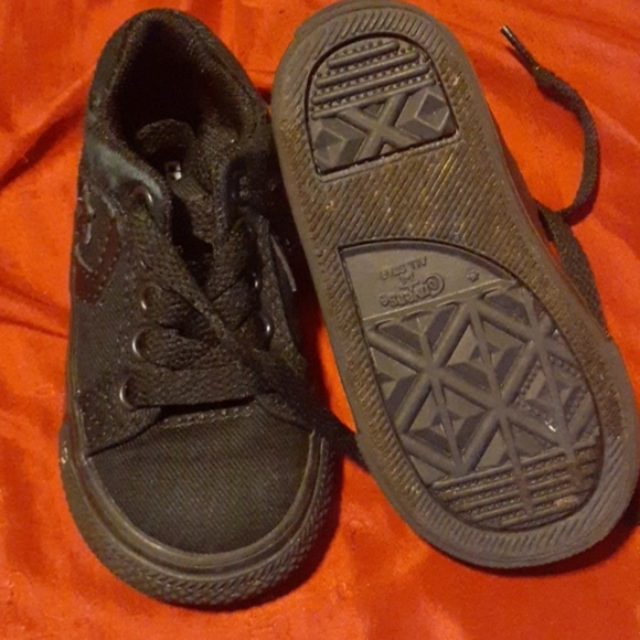 All black converse - Picture 2 of 2